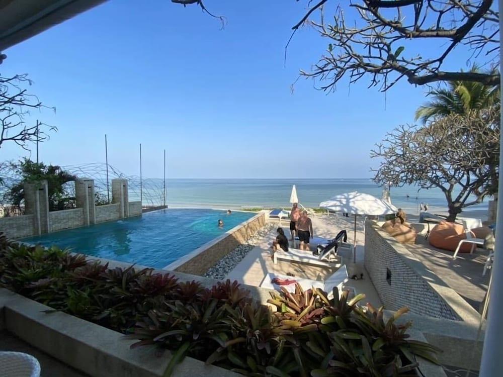 Nern Chalet Beachfront Hotel HHQ Eksteriør bilde